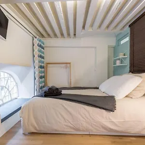 Appartement Cozy Character - Place Sathonay, Lyon